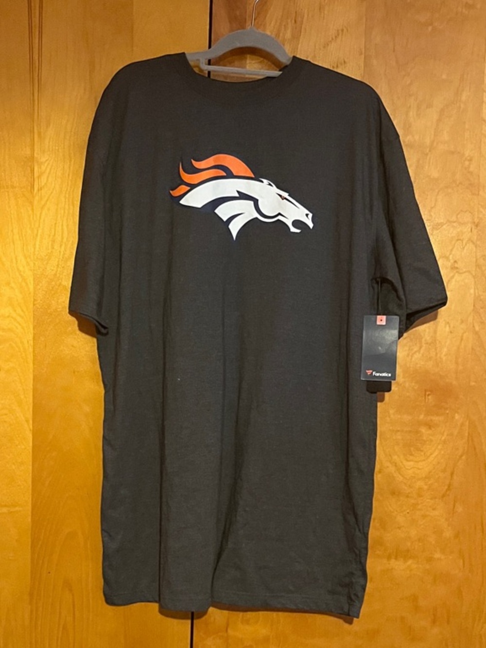 Fanatics XL NWT Broncos Tee